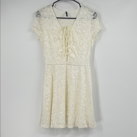 Cream Lace Lace Up Mini Dress Size Large - Picture 2 of 8